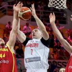 Η έκπληξη γενεθλίων της Γιολάντας Καλογεροπούλου και το τρυφερό φιλί με τον Σταύρο Σβήγκο