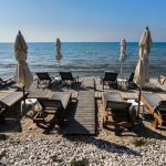 Η «βουτιά» της Ιωάννας Τούνη για να πιάσει την ανθοδέσμη σε γάμο