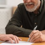 Στέλλα Μάξγουελ: Καλοκαιρινές διακοπές στην Ελλάδα με γουρούνα και μαγιό