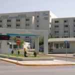 Ντούα Λίπα: Με αποκαλυπτικό φόρεμα για τα γενέθλιά της
