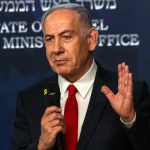Θάνος Πλεύρης: Εκκενώθηκε η δομή φιλοξενίας αιτούντων άσυλο στη Φιλιππιάδα λόγω της φωτιάς