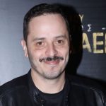 Apon κλείνει καλοκαιρινή περιοδεία με εκπλήξεις και διασημότητες στη σκηνή