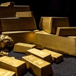 Ο Γιώργος Σαμπάνης ανανεώνει το «Προς Το Παρόν» με νέα ενορχήστρωση και ταινία μικρού μήκους