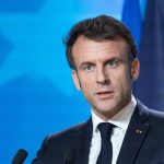 Άγριες συμπλοκές στο κέντρο της Ζακύνθου με καρέκλες πεταμένες στον αέρα