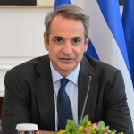 Τζούλια Ρόμπερτς: Μοναδική με υπερμεγέθες κοστούμι στην πρεμιέρα της ταινίας της