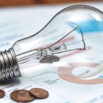 Ο Τσίπρας υιοθετεί ρεαλισμό και αποστασιοποιείται από την παραδοσιακή Αριστερά