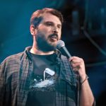 Αιμίλιος Χειλάκης: Η σάτιρα ως θεμέλιο της δημοκρατίας και κοινωνικής κριτικής