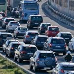 Επεισοδιακή καταδίωξη στο Μενίδι με δύο συλλήψεις μετά από εκτροπή μοτοσικλέτας στην Αττική Οδό