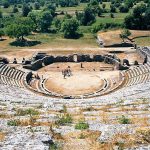 Θεσσαλονίκη: Κρίσιμη η κατάσταση 18χρονης μετά πτώση από μπαλκόνι τρίτου ορόφου