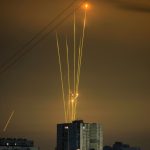 Τραμπ: Η εκεχειρία στη Γάζα διατηρείται, απειλεί τη Χαμάς με αφανισμό