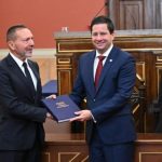 Το Πανεπιστήμιο Αθηνών τίμησε τον Γιάννη Στουρνάρα για τη συμβολή του στην οικονομία και τη δημόσια ζωή