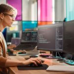 Η Σανάε Τακαΐτσι γράφει ιστορία ως πρώτη γυναίκα πρωθυπουργός της Ιαπωνίας