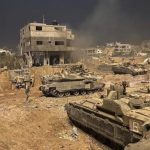 Μπέτι Μίντλερ: Η μαγεία της Νταϊάν Κίτον στην «The First Wives Club»