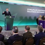 Η Τζένη Θεωνά μοιράζεται φωτογραφία με τον Δήμο Αναστασιάδη και τον νεογέννητο γιο τους