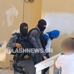 Με αλεξίσφαιρο γιλέκο στον Εισαγγελέα ο 23χρονος για τη δολοφονία στην Κρήτη