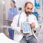 Σύγκρουση λεωφορείου με φορτηγό στην Αττική Οδό: Δεξιά λωρίδα κλειστή, καθυστερήσεις έως 25 λεπτά