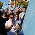 Νομικό Πλαίσιο για τις Προειδοποιήσεις Οδηγών για Μπλόκα της Τροχαίας