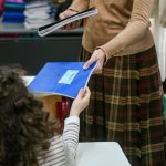 ΟΠΕΚΑ: Αύριο η καταβολή βοηθημάτων 700 και 1000 ευρώ σε τρίτεκνες και πολύτεκνες αγρότισσες μητέρες