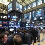 Wall Street εκτοξεύεται μετά από αλλαγή στάσης Τραμπ και συμφωνία Broadcom-OpenAI