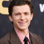 Σάλος στην Ταϊλάνδη: Ρώσος TikToker συνελήφθη για σεξουαλικό βίντεο σε αγροτικό εν κίνήσει