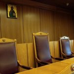 Προπονητής της Γκόου Αχέντ Ιγκλς άνοιξε ομπρέλα μέσα στο ΟΑΚΑ λόγω βροχής