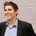 Κρις Τζένερ εκφράζει βαθιά αγάπη για τα 45α γενέθλια της Κιμ Καρντάσιαν